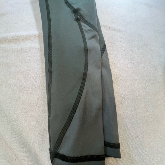 Aerie olive green high waisted Move leggings - Picture 8 of 8